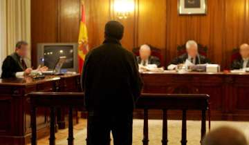 Abogado gallego se convierte en un ´HEROE en las redes sociales por despacharse a gusto contra lo que considera abuso judicial.