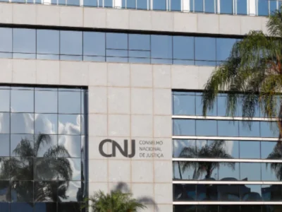 CNJ cria comissão para revisar salários de juízes