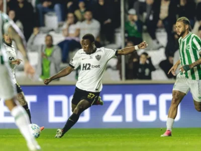 Atlético-MG vence no fim e avança às quartas da Copa do Brasil