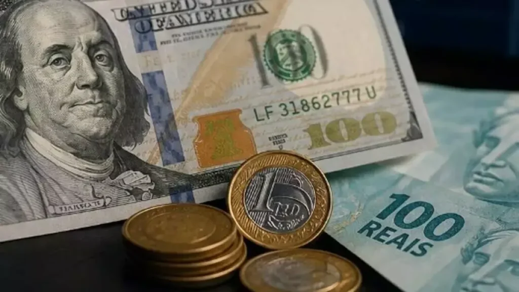 Dólar cai a R$ 5,10 com Selic a 14%; Ibovespa recua
