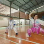 Pais e filhas fortalecem laços com o kung-fu em família