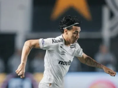 Athletico vence Santos e mantém 3º lugar no Brasileirão