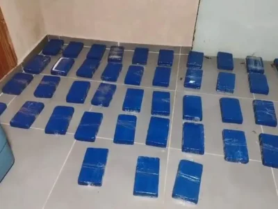 Trio é preso com 43 tabletes de cocaína em açougue na fronteira