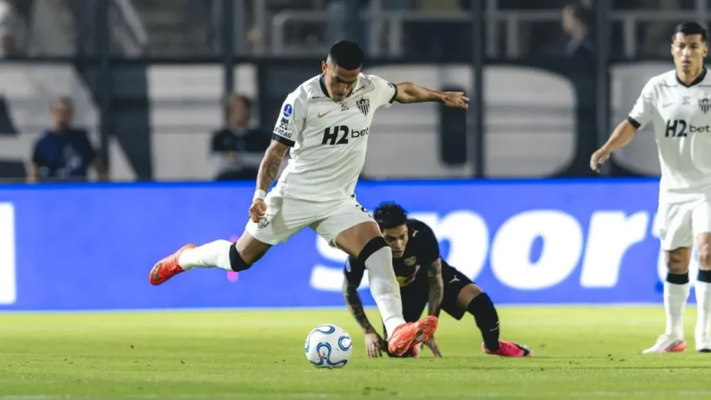 Cuello marca contra ex-clube e Galo vence na Sul-Americana