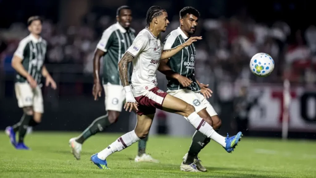 São Paulo empata com Coritiba e amplia jejum de 9 jogos no Brasileirão