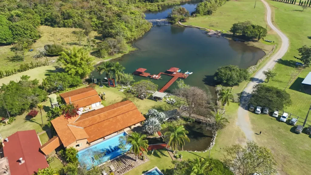 Fazenda Ceita Corê: nascente, cachoeiras e aventura em Bonito